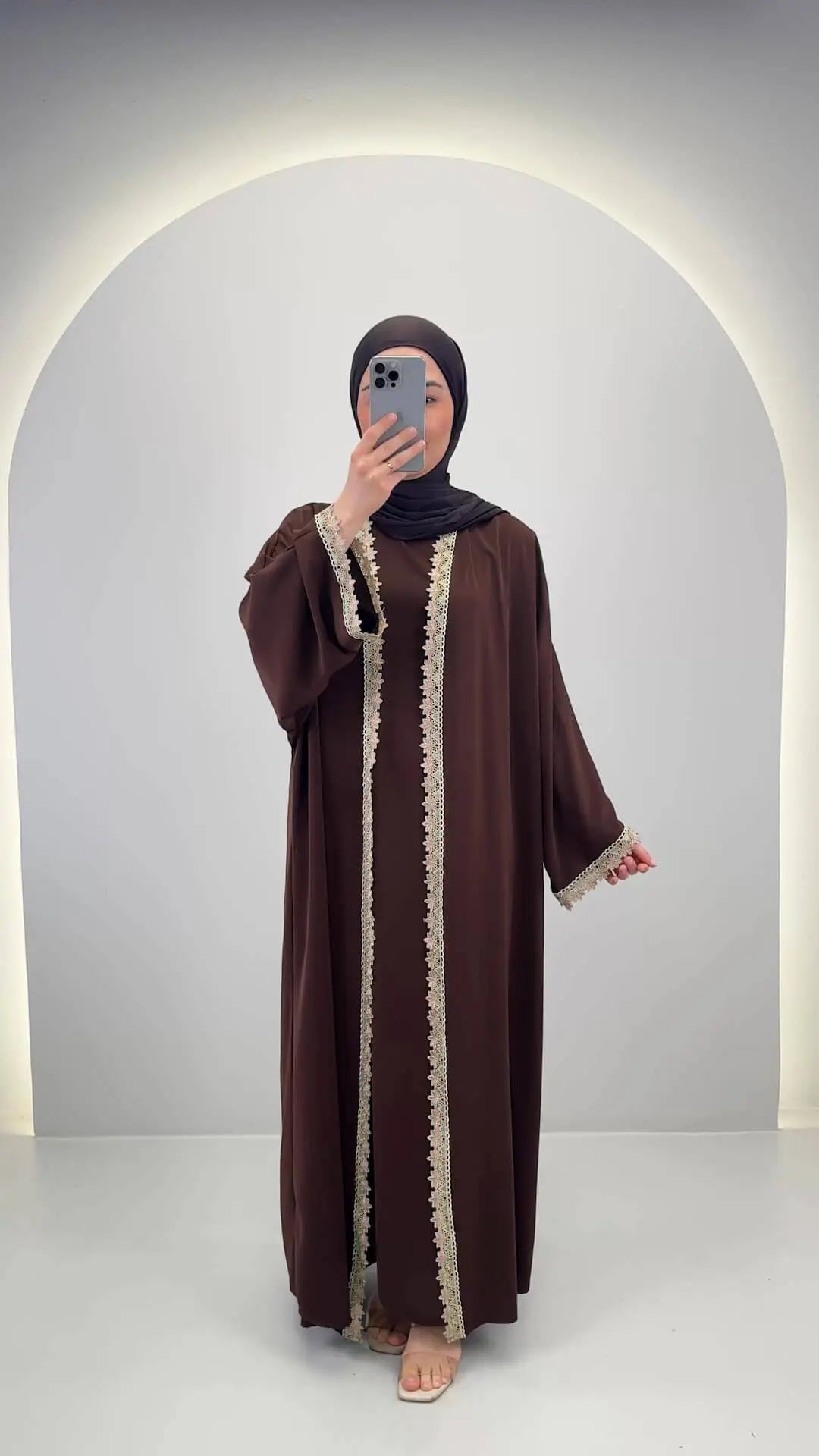<tc>L</tc>jeg<tc>m</tc>en abaya <tc>S</tc>og Braun