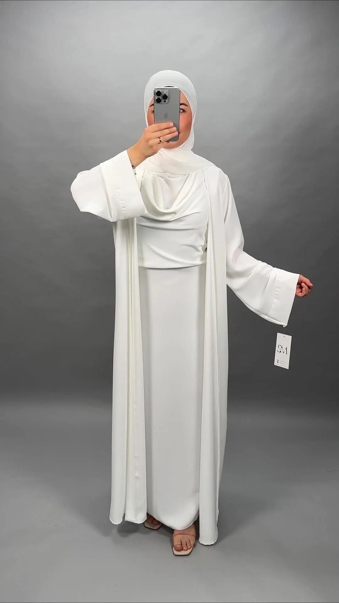 <tc>S</tc>e<tc>m</tc>en abaya <tc>S</tc>en hvid