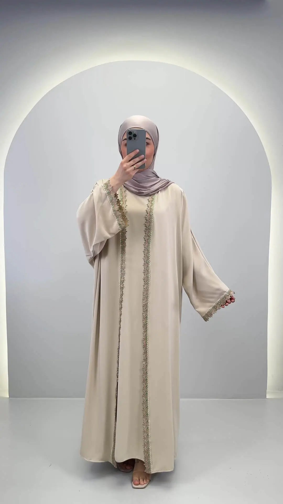 <tc>L</tc>jeg<tc>m</tc>en abaya <tc>S</tc>og beige
