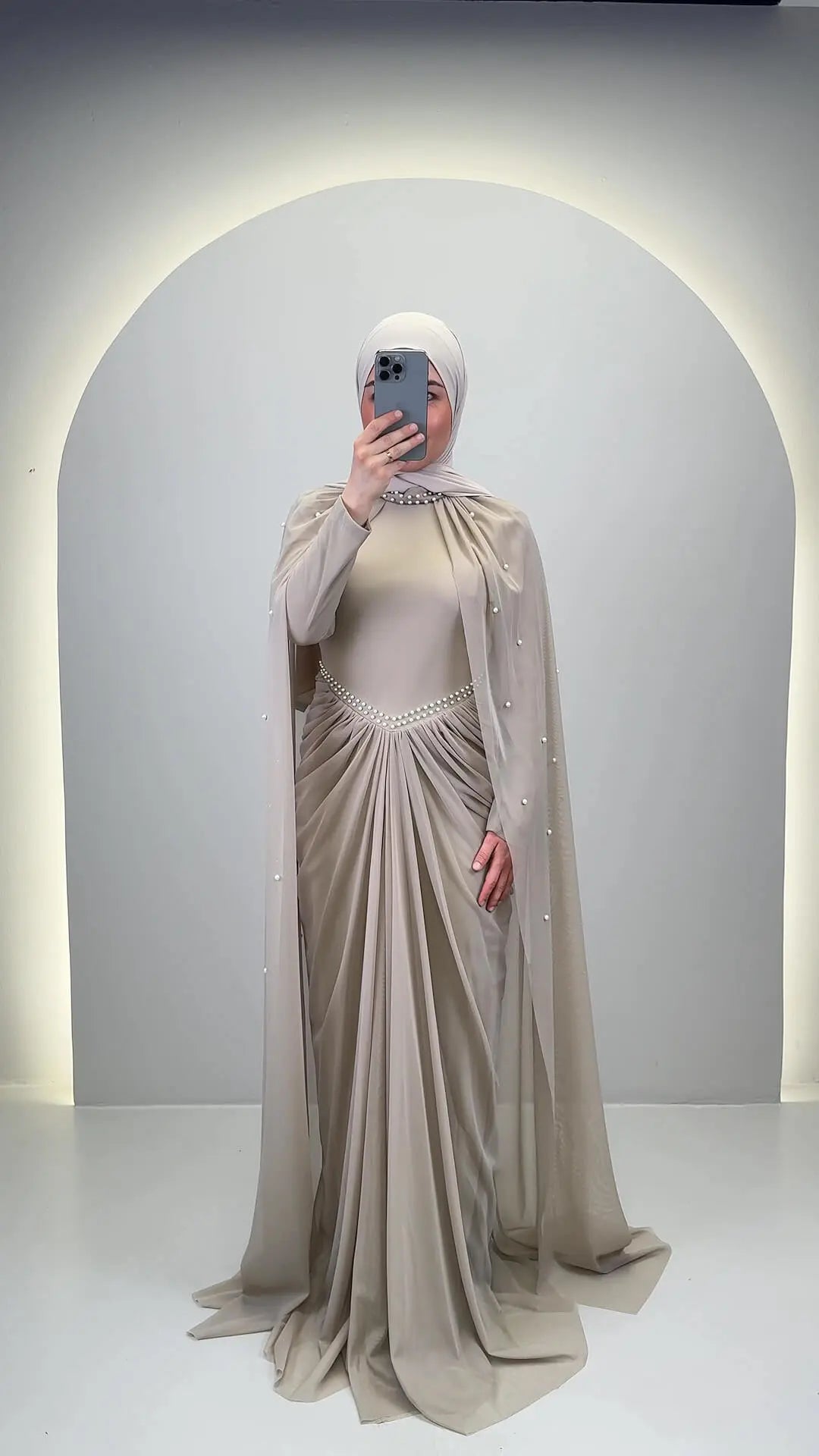Tiya Aftenkjole Beige