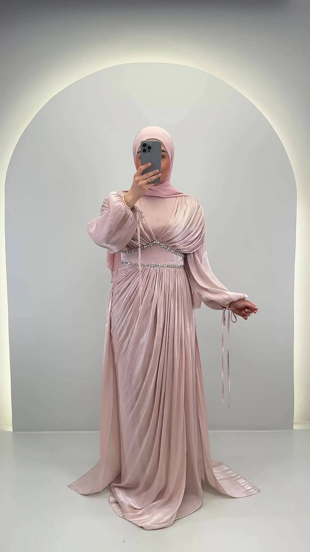 Meslina Abiye Pembe