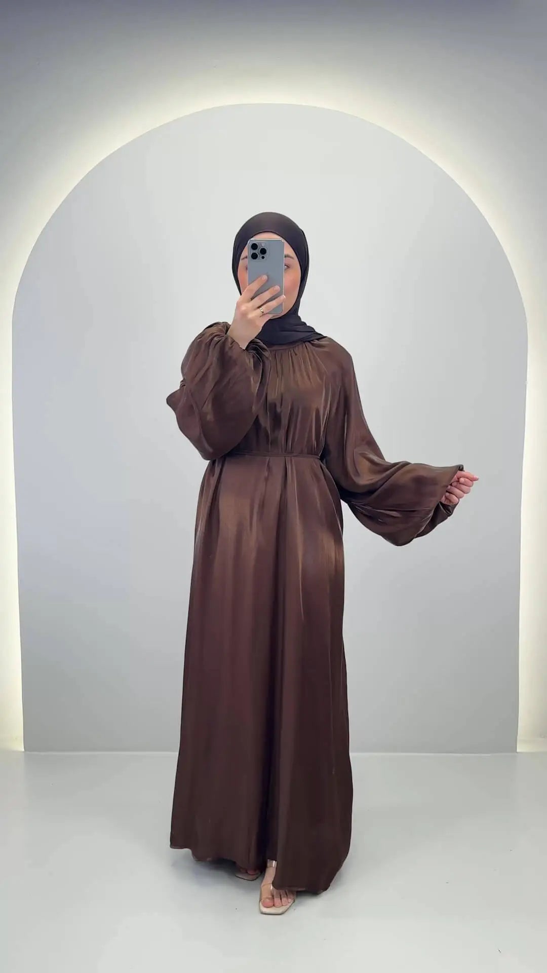 <tc>S</tc>jeg<tc>m</tc>Abaya Braun
