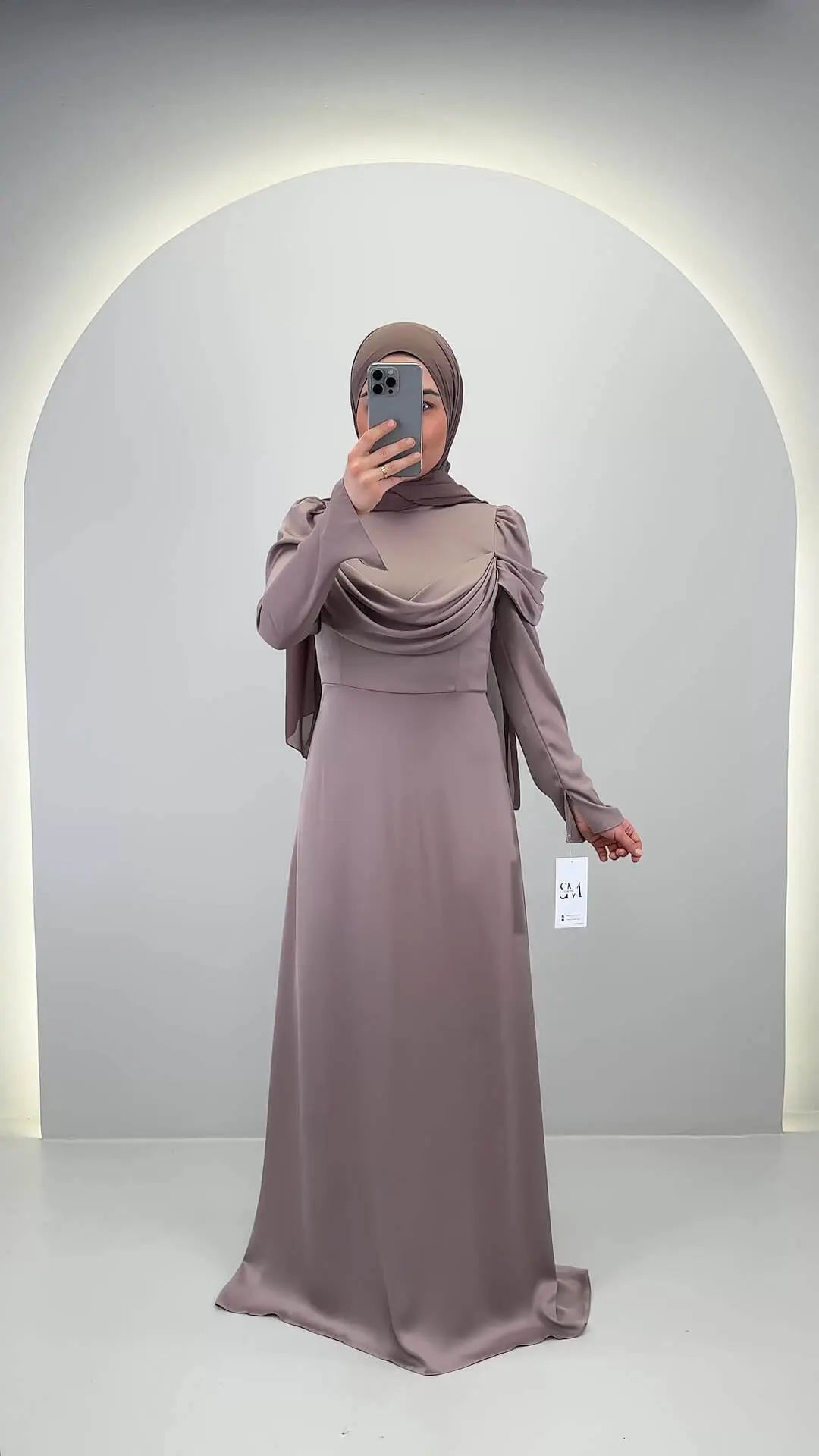 It<tc>m</tc>an evening dress in taupe