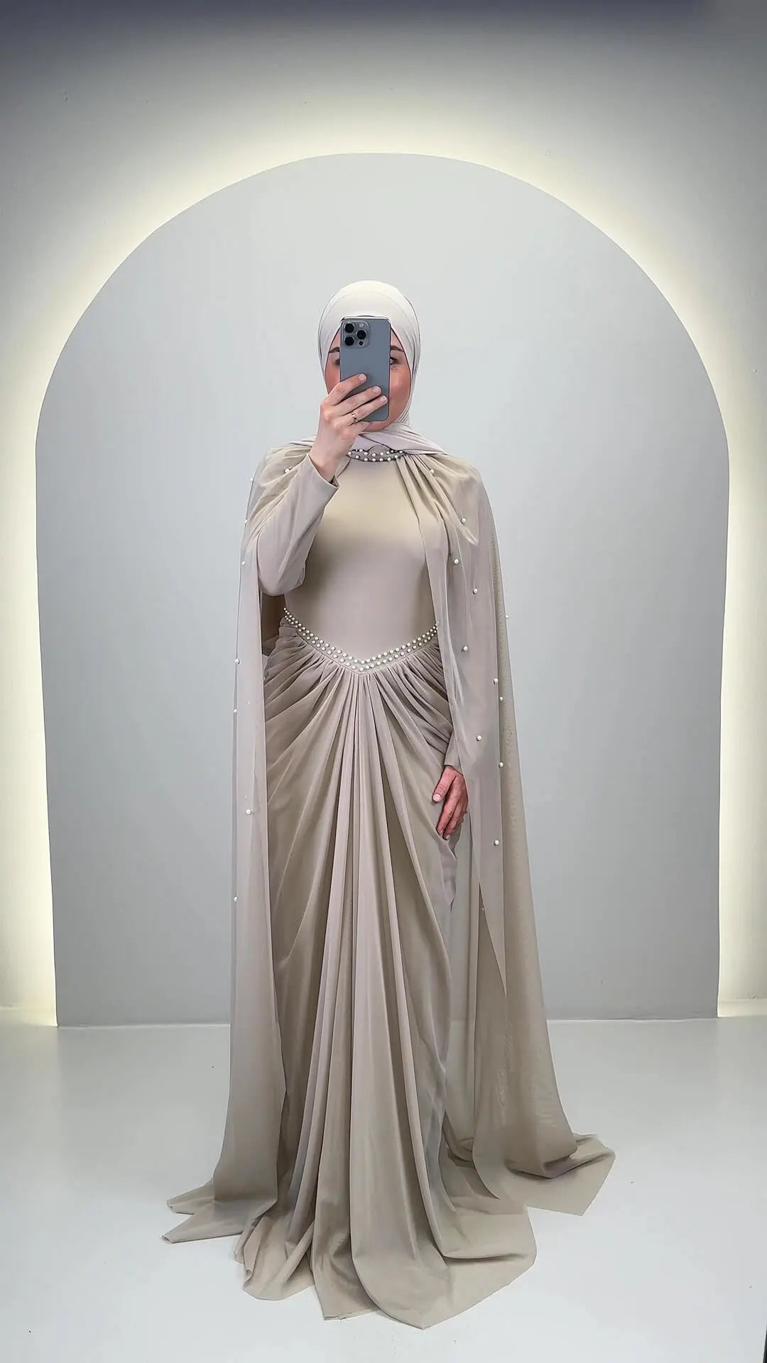 Tiya Aftenkjole Beige