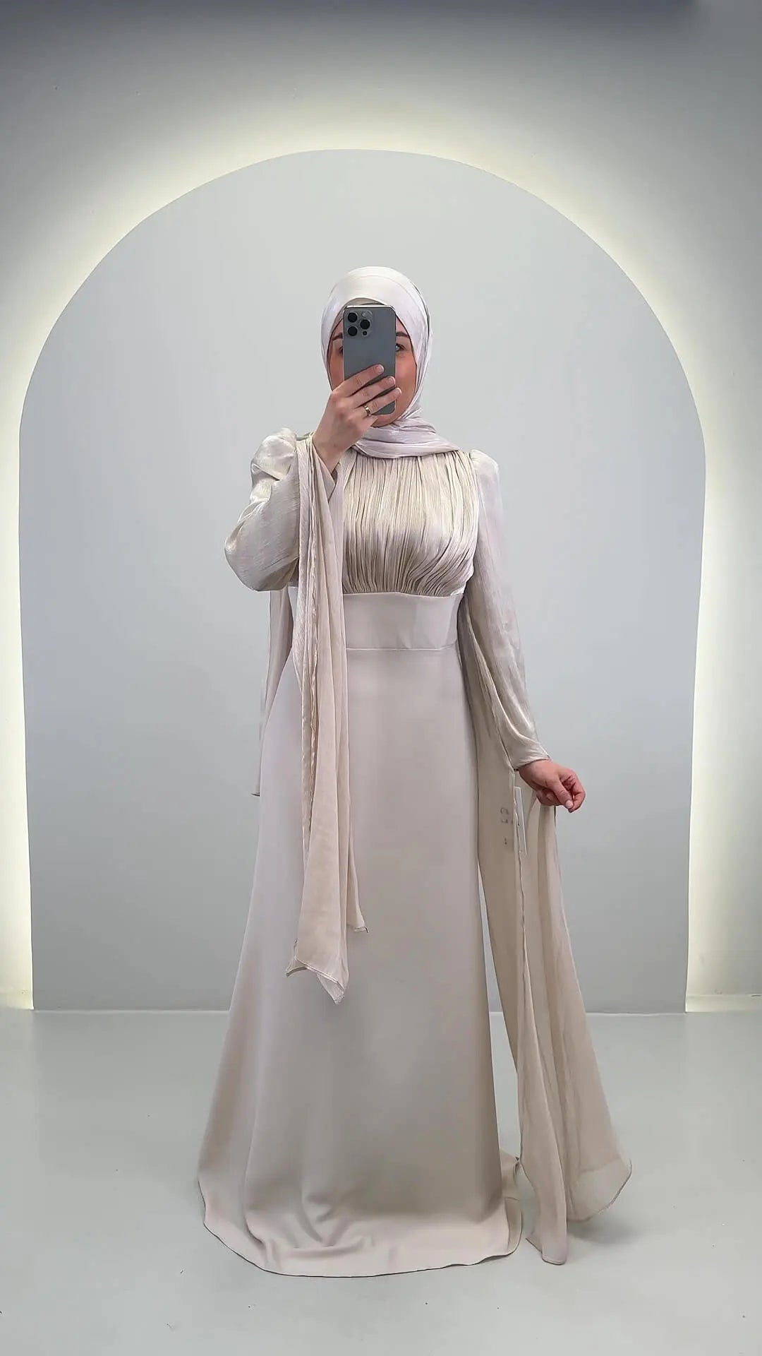 Yarenay aftenkjole beige