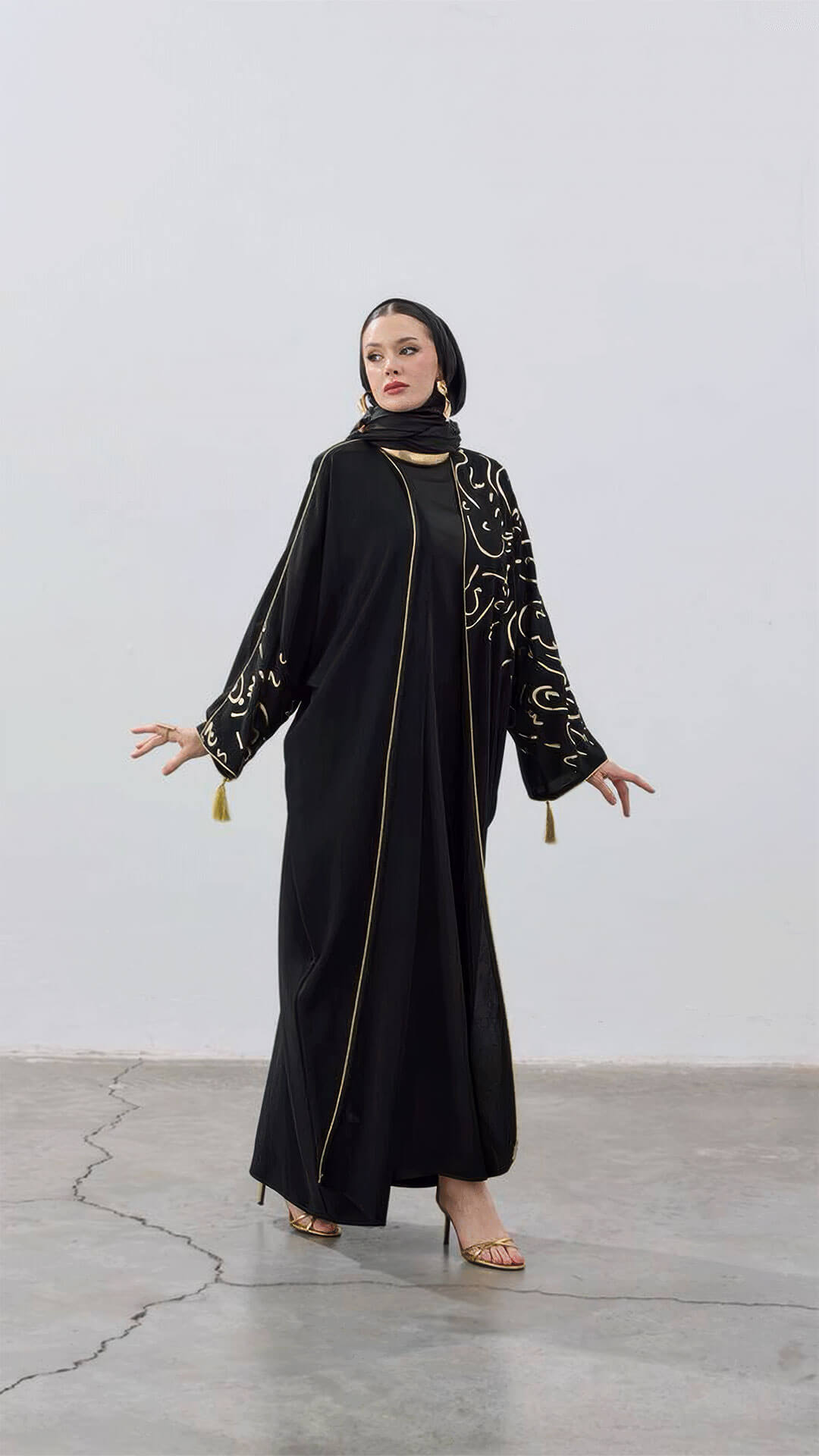 Hira Exklusive Abaya Set Schwarz