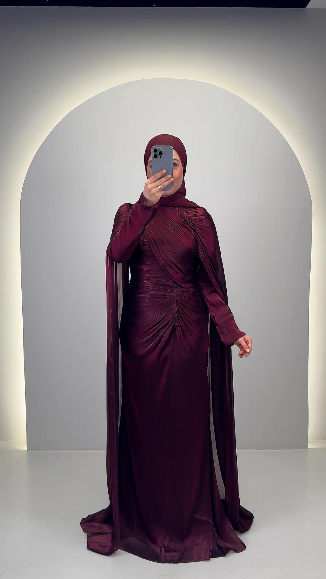 Emira Abiye Bordo
